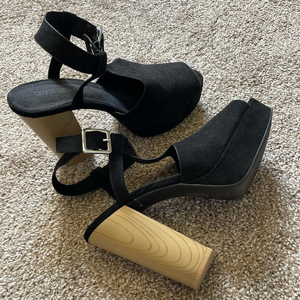 NWOT H&M Chunky Heels